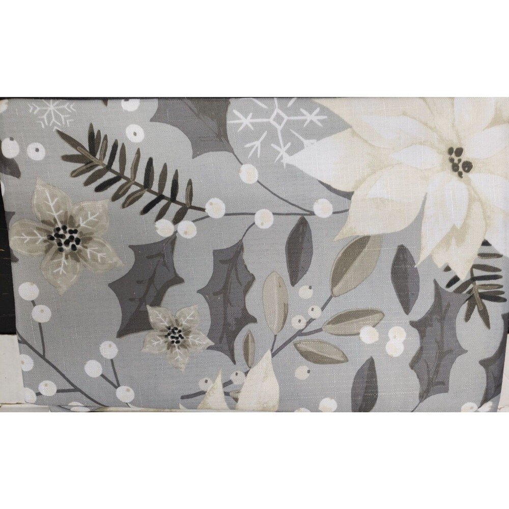 Fabric Tablecloth, 70" Round, CHRISTMAS LOWERS & LEAVES, POINSETTIA HOLIDAY, NB